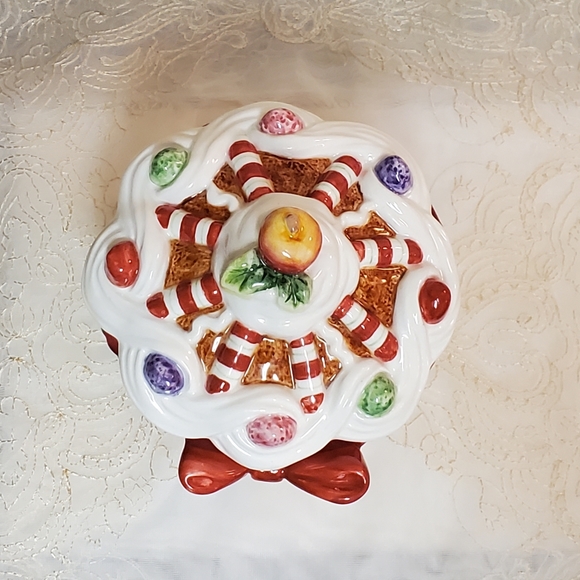 Fitz and Floyd Sweet Treats Bowl - Picture 6 of 14